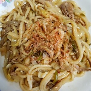 具だくさんᕷ˖ きのこ入り焼きうどんꕤ୭*